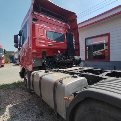 Pneus et châssis Sinotruk Multifonction Transporteur pour le transport portuaire personnalisé