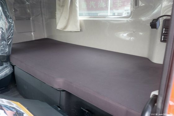 Chaise à suspension aérienne Shacman 6X4 Poids lourd camion de transport pour remorquer semi-remorque en ligne