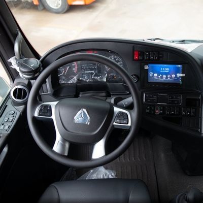 Camion-tracteur avancé de 31 à 40 tonnes de capacité de charge avec suspension aérienne du siège et réservoir de carburant de 1000 litres