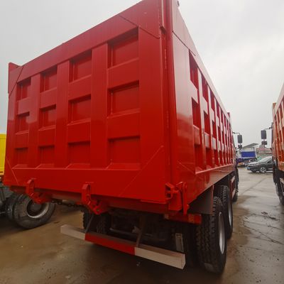 Camion à rouleaux industriels Sinotruck 6X4 Camion à rouleaux avec capacité de chargement de 30 tonnes et pneus