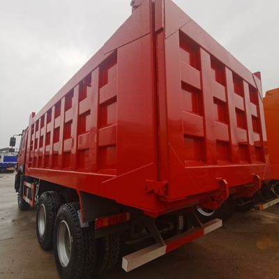 Camion à rouleaux industriels Sinotruck 6X4 Camion à rouleaux avec capacité de chargement de 30 tonnes et pneus