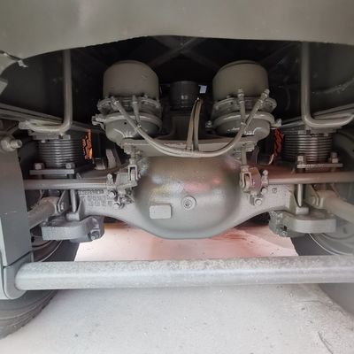 Transporteur Sinotruck Poids lourd 6X4 avec capacité de chargement de 30 tonnes et pneus