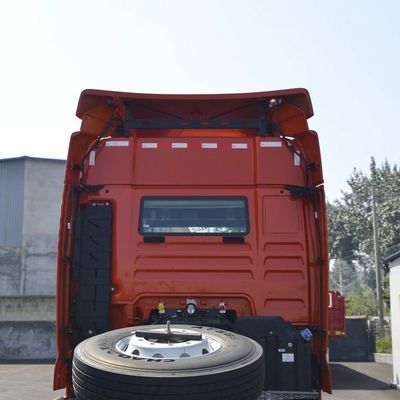 ZZ4257N3247E1H Conception de pneus sans tube Sinotruck Tracteur lourd avec réservoir de carburant de 1000L
