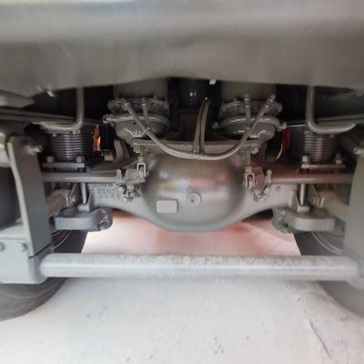 Transmission manuelle Chassis Sinotruk 6X4 Véhicule de déchargement industriel pour le mouleur de terre