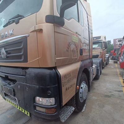 Camions lourds de 351-450 ch avec siège à suspension pneumatique et réservoir de carburant de 600 L sur plateforme en ligne