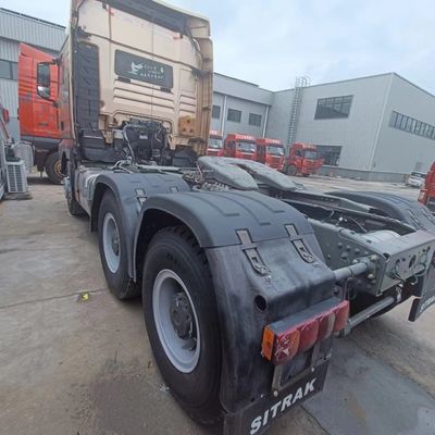 Camions lourds de 351-450 ch avec siège à suspension pneumatique et réservoir de carburant de 600 L sur plateforme en ligne