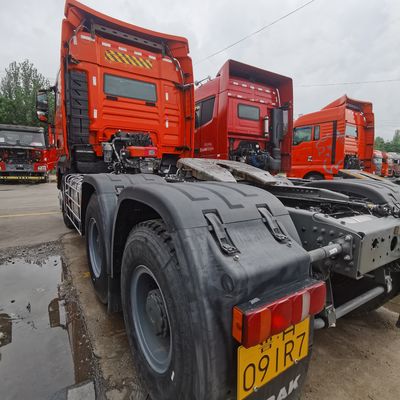 Tracteur à réservoir de carburant de 600 litres avec moteur de 480 ch et siège du conducteur à suspension pneumatique