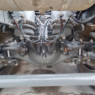 Tracteur à réservoir de carburant de 600 litres avec moteur de 480 ch et siège du conducteur à suspension pneumatique