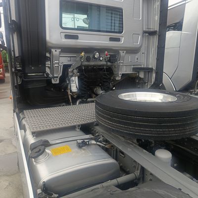 460HP FAW Tracteur camion Prix pour vos besoins commerciaux Options abordables Sièges ≤5