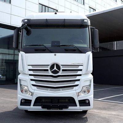 Tracteur Mercedes Actros 6X4 conforme à la norme nationale VI et à la norme d'émission Euro 5