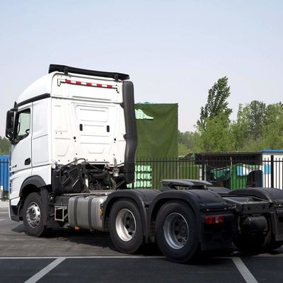 Tracteur Mercedes Actros 6X4 conforme à la norme nationale VI et à la norme d'émission Euro 5