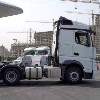 Camion lourd Mercedes Actros 510 chevaux Tracteur 6X4 pour remorquer Semi-remorque remorque