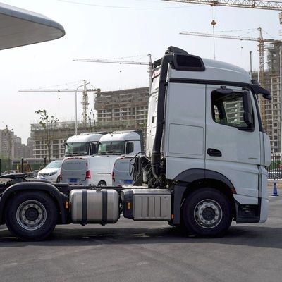 510 chevaux Tracteur Mercedes Actros 6X4 pour remorquer des semi-remorques et des charges lourdes