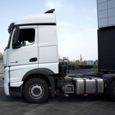 510 chevaux Tracteur Mercedes Actros 6X4 pour remorquer des semi-remorques et des charges lourdes