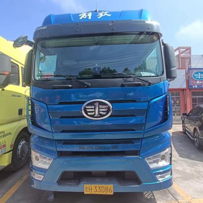 Camion J7 Jiefang avec moteur 560 chevaux Euro 5 Émission standard 6.8x2.5x3.8m