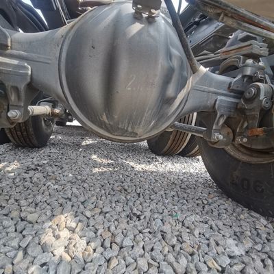 Camion à conteneur à transmission manuelle Sinotruk châssis direction hydraulique Véhicule lourd