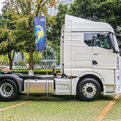 Camion lourd de série Tgx 560 chevaux 6X4 siège à suspension pneumatique tracteur
