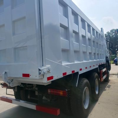 Transmission manuelle de 371 ch utilisée Haowo 371 camion de décharge avec châssis et pneus Sinotruk