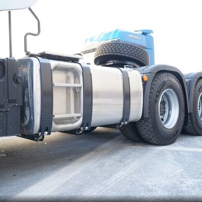 Camion à bascule FAW d'occasion avec siège à suspension pneumatique et réservoir de carburant de 600 litres en bon état