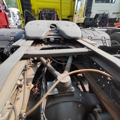 Sinotruck Semi-remorque de 480 chevaux avec siège en suspension pneumatique et poids brut de l'emballage de 8.800 kg