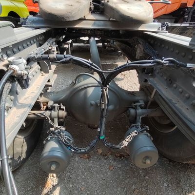 Camion tracteur 6X4 d'occasion avec pneus sans tube et 351-450 chevaux