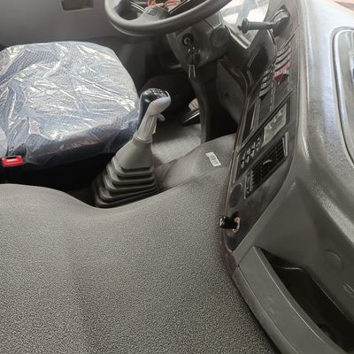 Camion à grande capacité Sinotruk avec structure et pneus durables certifiés ISO