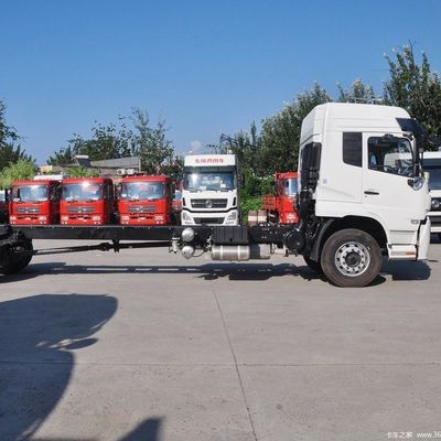 Véhicule commercial Dongfeng 180 chevaux 4x2 9,6m Truck à boîte pour charges lourdes et longues distances