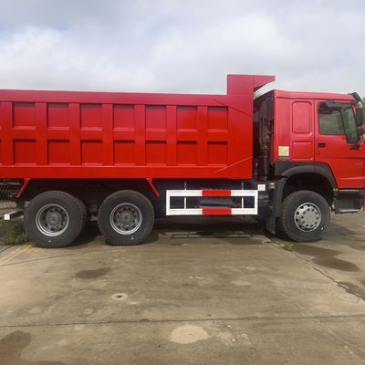 Base de chassis de camion Sinotruk avec direction assistée par puissance avancée et moteur de 351-450 ch
