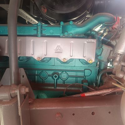 Base de chassis de camion Sinotruk avec direction assistée par puissance avancée et moteur de 351-450 ch