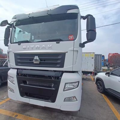 Camion de 540 chevaux avec réservoir de carburant de 1000 litres et fonctionnalité de remorquage lourd