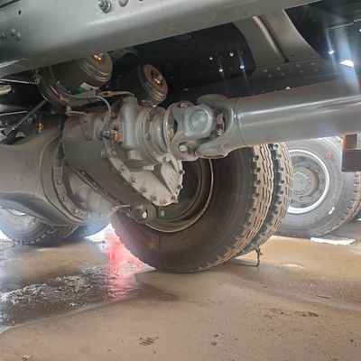 Véhicule de transport à grande capacité diesel 371HP6 * 4 HOWO 30 tonnes