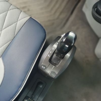 Véhicule de remorquage avec moteur de 400 chevaux et suspension pneumatique adaptée à vos spécifications