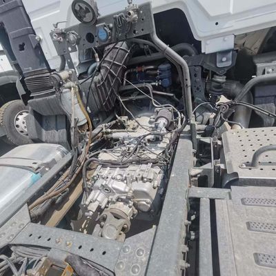Obtenez les pièces de rechange de camions HOWO les plus durables pour des performances optimales 6.8x2.5x3.8m