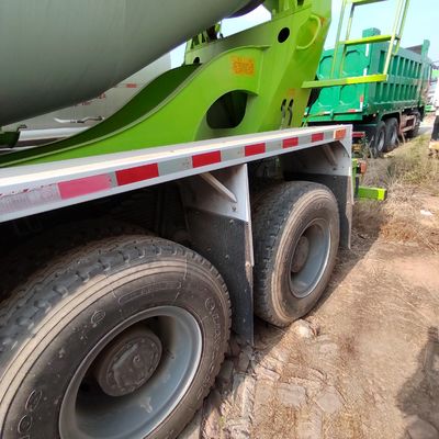 15-20 cube X4 Sinotruck HOWO 371HP Camion à béton pour ≤5 sièges et 6 mois