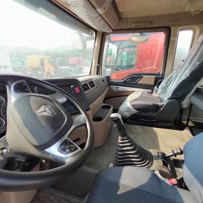 15-20 cube X4 Sinotruck HOWO 371HP Camion à béton pour ≤5 sièges et 6 mois