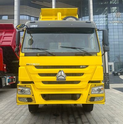 Poids lourd HOWO camion de transport diesel à décharge automatique 4-6L capacité du moteur et coût de transport