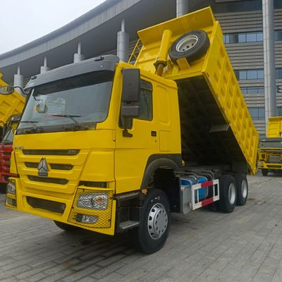 Poids lourd HOWO camion de transport diesel à décharge automatique 4-6L capacité du moteur et coût de transport
