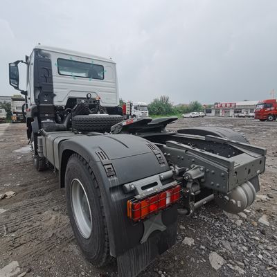 Camion-tracteur Sinotruk d'occasion avec remboursement et direction hydraulique