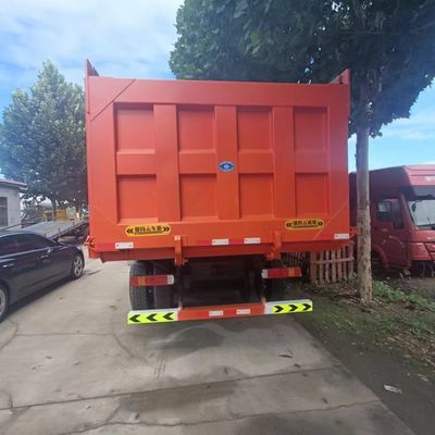 Un camion de chargement d'occasion abordable avec un système de direction hydraulique et une capacité de charge de 21 à 30 tonnes