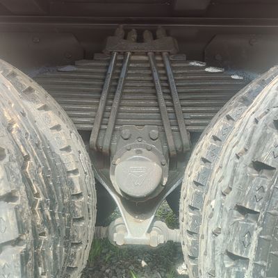 Demande personnalisée Hovo 6X4 LHD 30 tonnes camion de transport pour les besoins de transport lourd