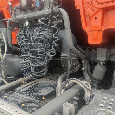 Camion à remorque avec siège en suspension pneumatique pour moteur de remorque d'une capacité supérieure à 8 litres et pour véhicules lourds