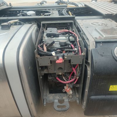 Camion à remorque avec siège en suspension pneumatique pour moteur de remorque d'une capacité supérieure à 8 litres et pour véhicules lourds