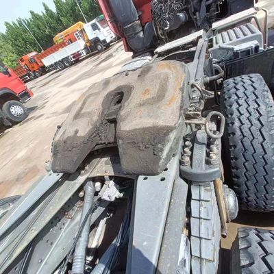 Tracteur Shacman à moteur diesel de grande capacité pour remorquer et utiliser des semi-remorques