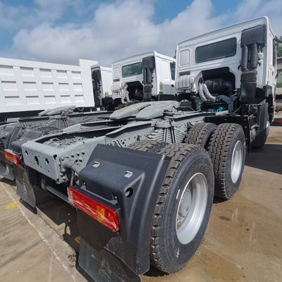 US 371 Truck tracteur HOWO abordable avec réservoir de carburant de 1000L et siège de suspension pneumatique