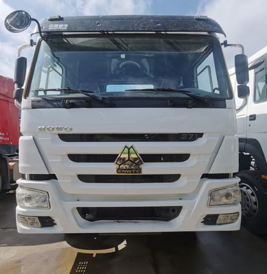 Vente de tête de tracteur à essence ZZ4257N3247E1H avec siège à suspension pneumatique et réservoir de carburant de 1000L