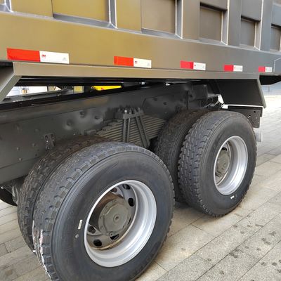 11m*2,55m*3,45m Diesel HOWO N7 Camion à décharge pour le transport lourd