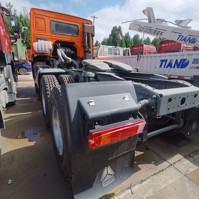 Un camion-tracteur diesel économique avec réservoir de carburant de 600 litres et siège en suspension pneumatique