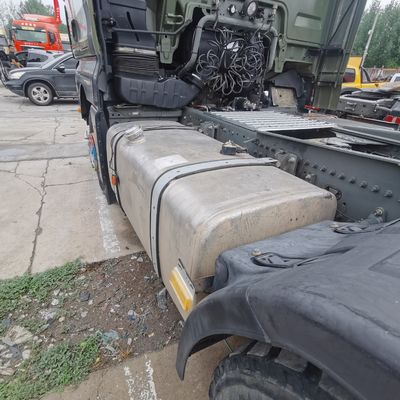 Camion à réservoir de carburant de 600 litres avec siège à suspension pneumatique et grande capacité de charge