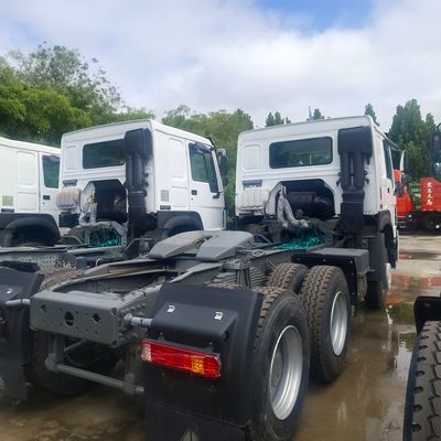 Sitrak 6X4 HOWO Camion tracteur pour le transport et la livraison de marchandises en acier au carbone