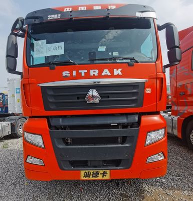Camion tracteur lourd avec siège à suspension pneumatique et système de direction à assistance mécanique